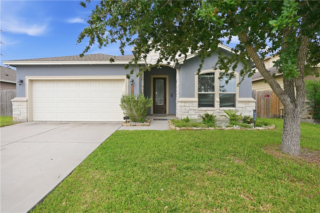 7658 Sable Creek Dr Property Photo 2