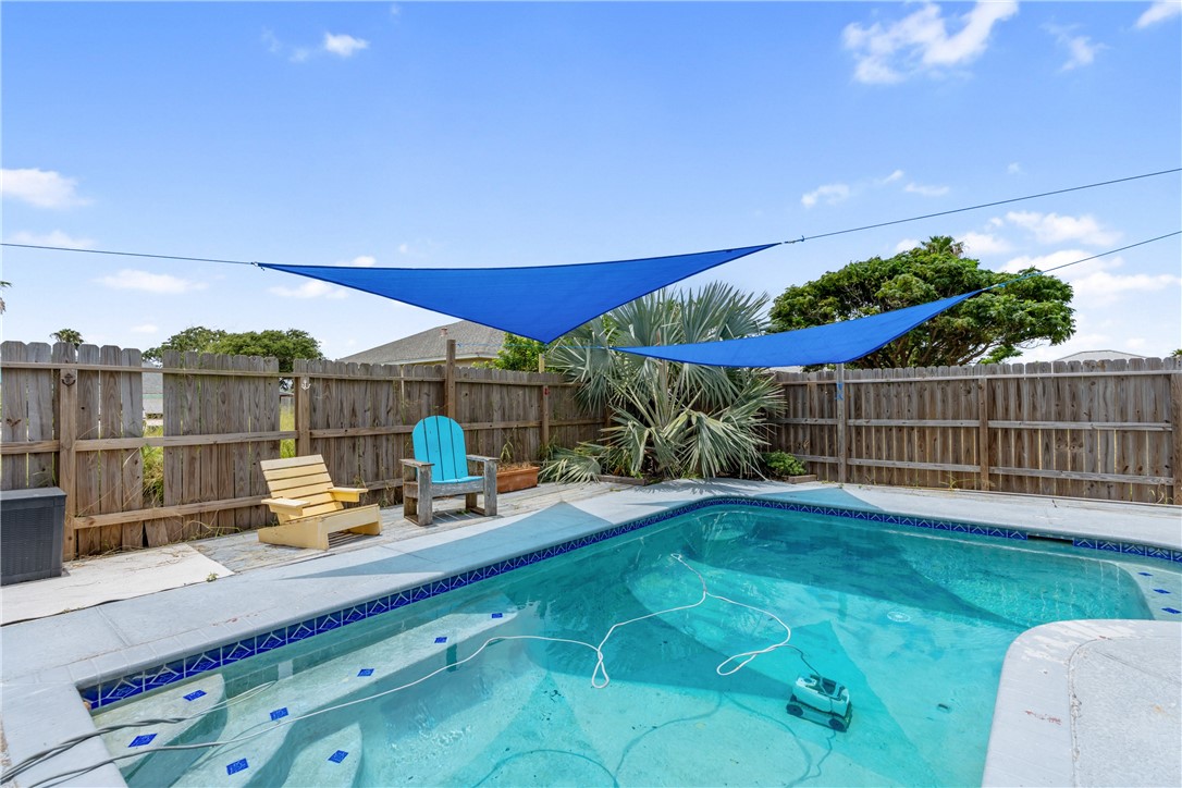 13801 Suntan Ave Property Photo 3