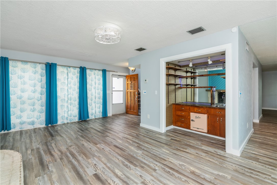 13801 Suntan Ave Property Photo 8