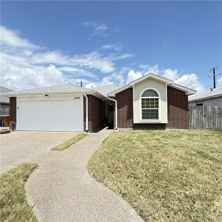 2245 Ivy Dr Property Photo 1