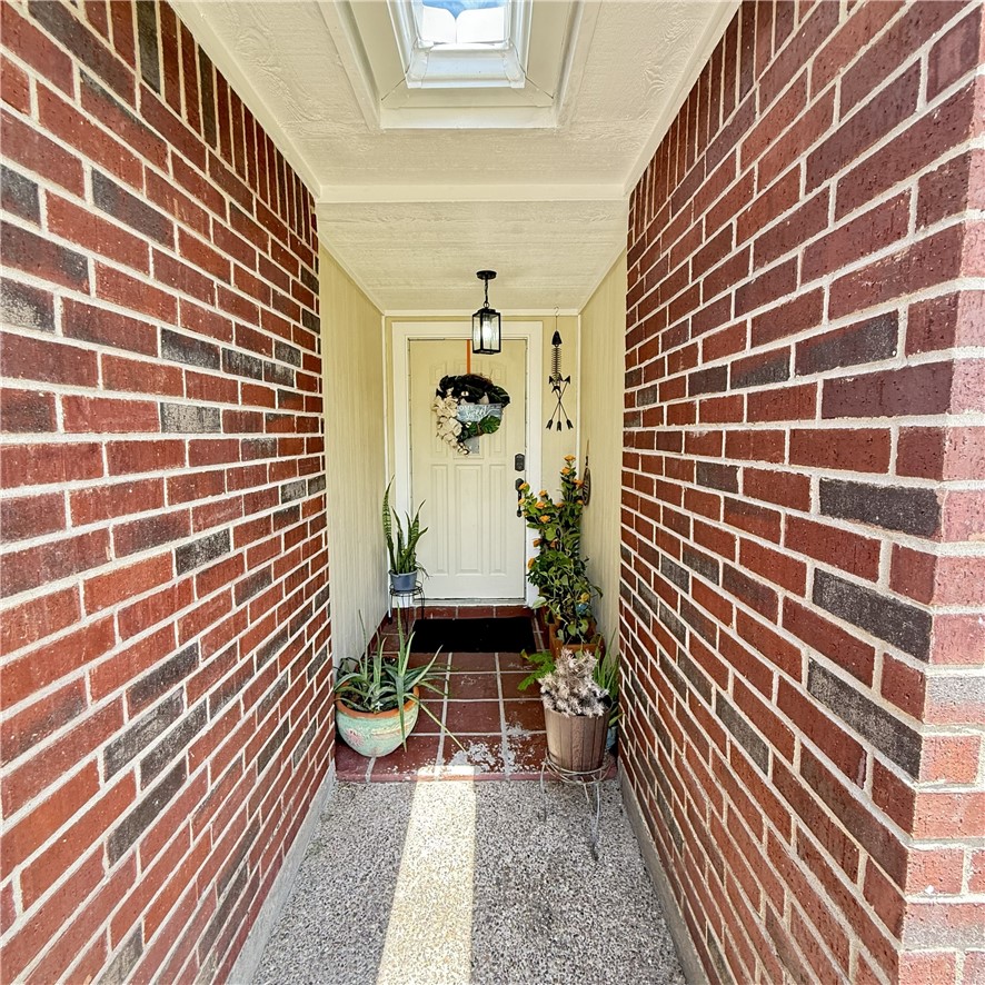 2245 Ivy Dr Property Photo 3
