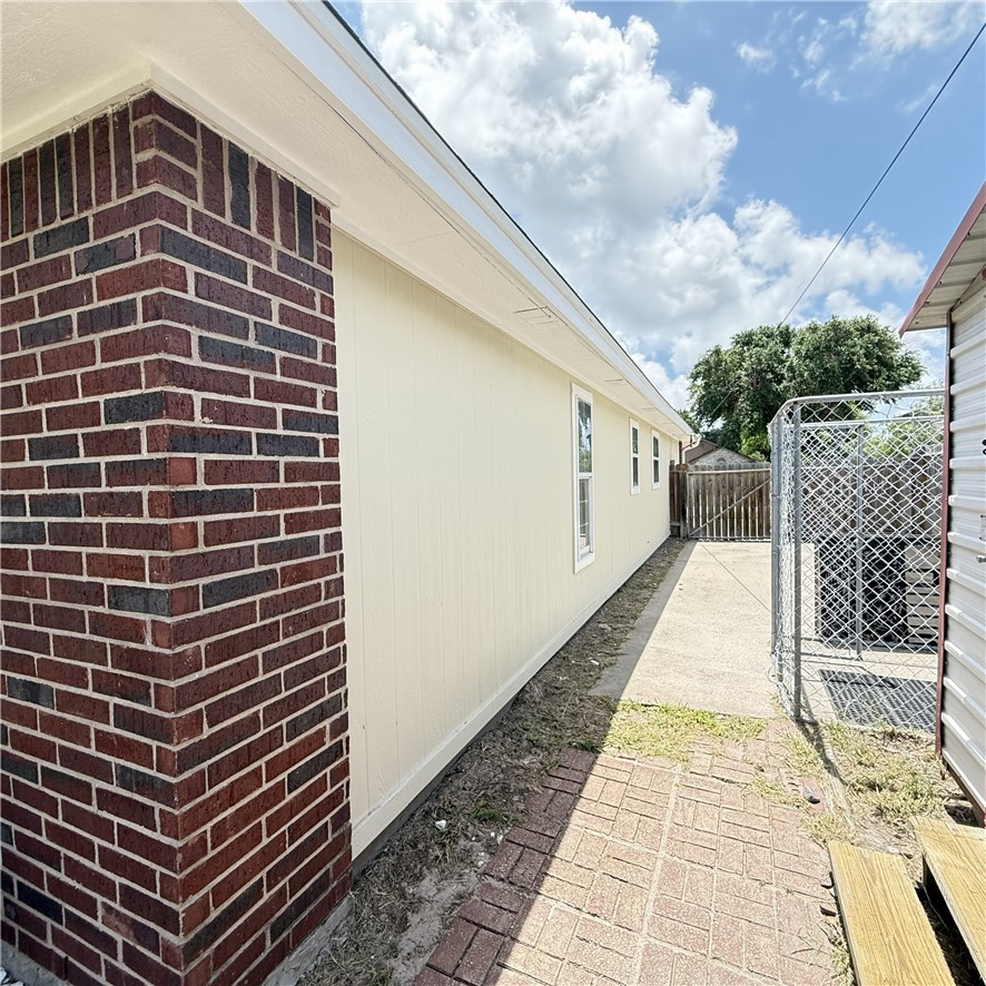 2245 Ivy Dr Property Photo 6