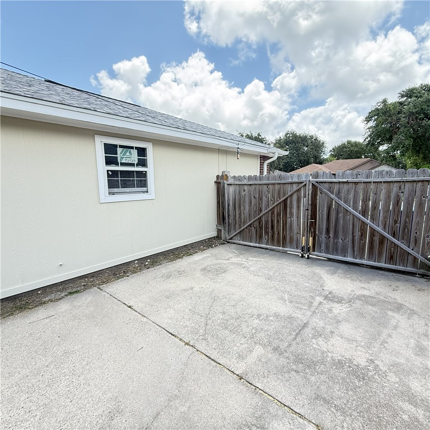 2245 Ivy Dr Property Photo 8