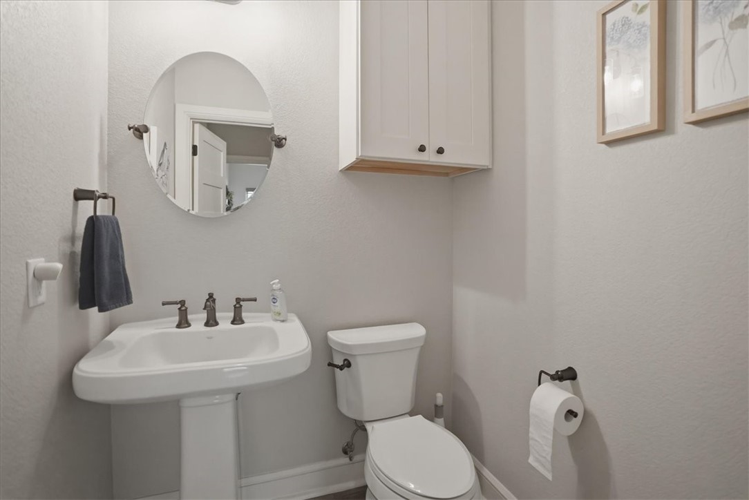 6137 Main Property Photo 29