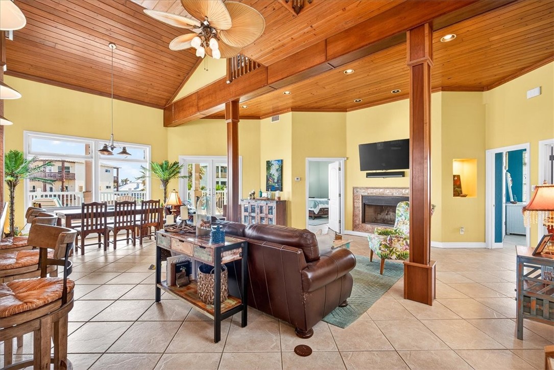 220 Keewaydin Property Photo 3