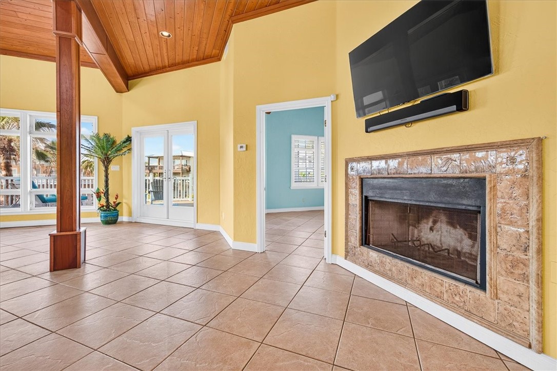 220 Keewaydin Property Photo 4