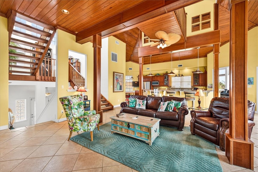 220 Keewaydin Property Photo 5