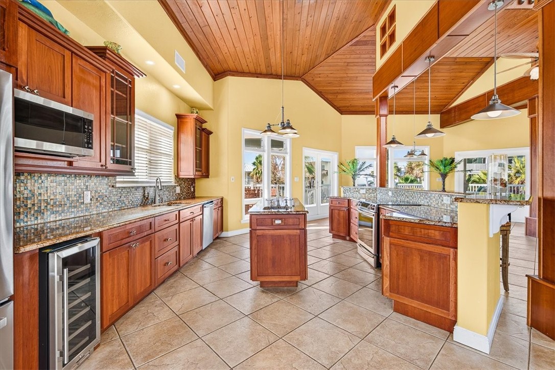220 Keewaydin Property Photo 12