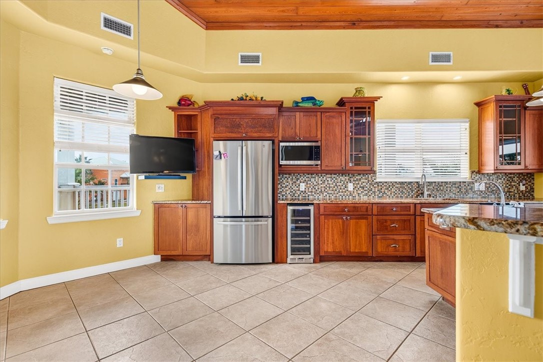 220 Keewaydin Property Photo 16