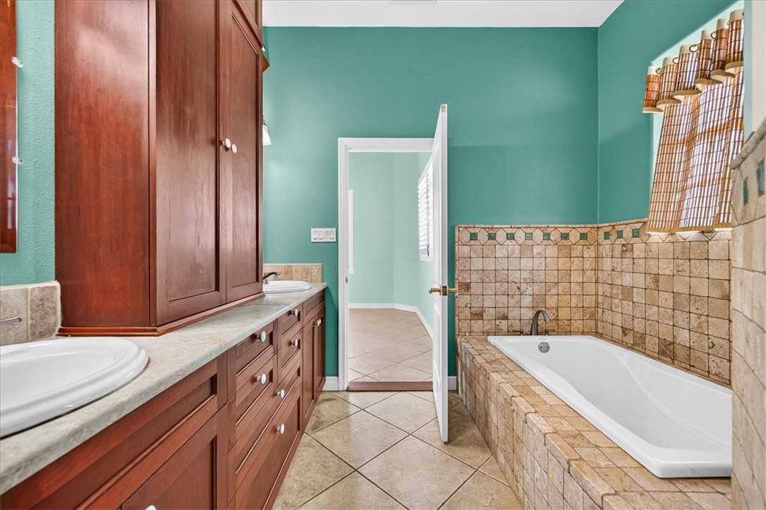 220 Keewaydin Property Photo 27