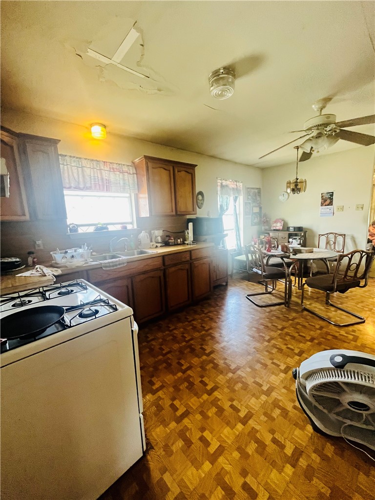215 Hiawatha Property Photo 7