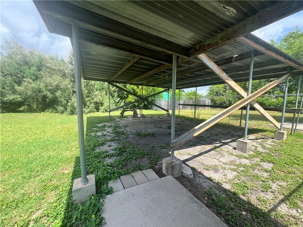 215 Hiawatha Property Photo 16