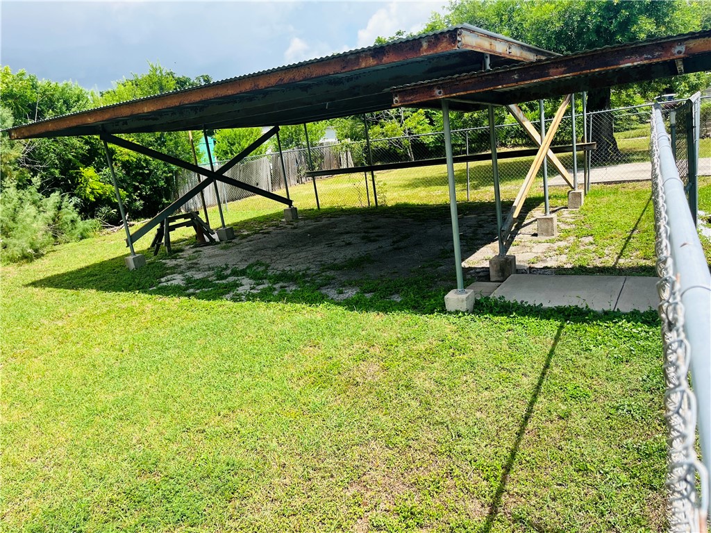 215 Hiawatha Property Photo 17