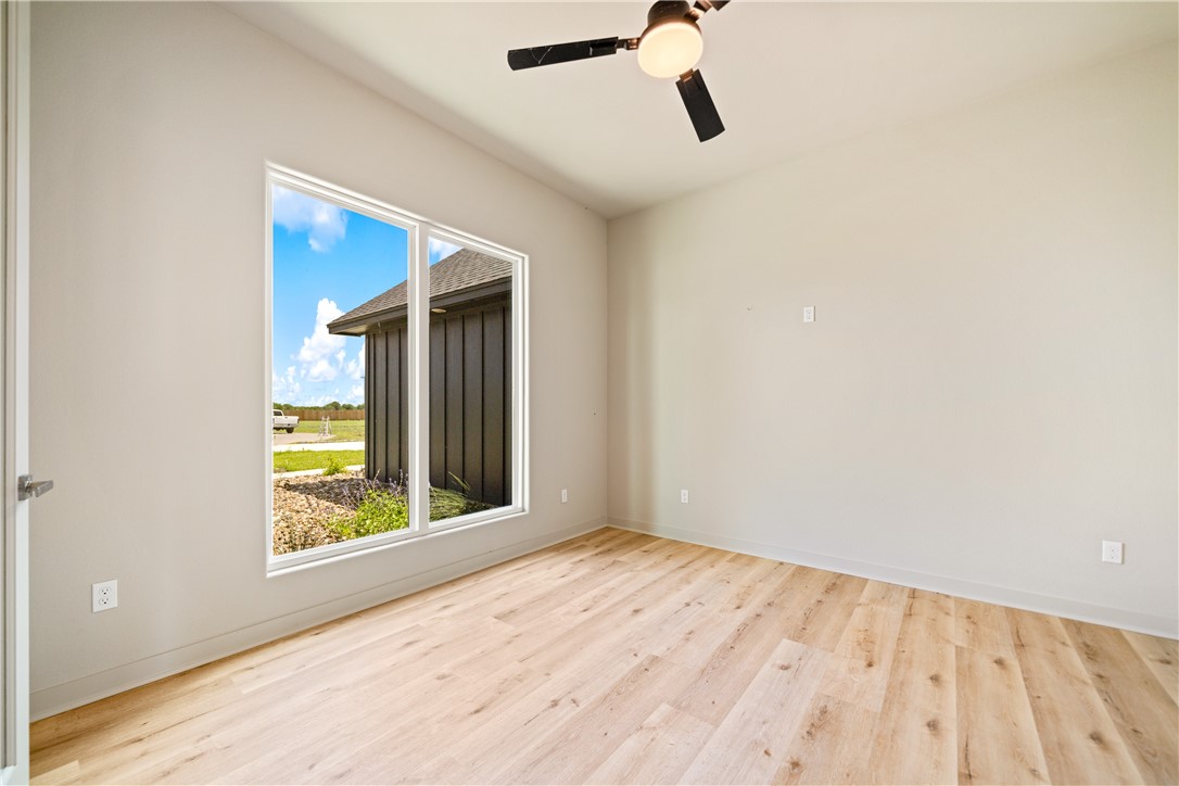 1526 Mariposa Ranch Dr Property Photo 16