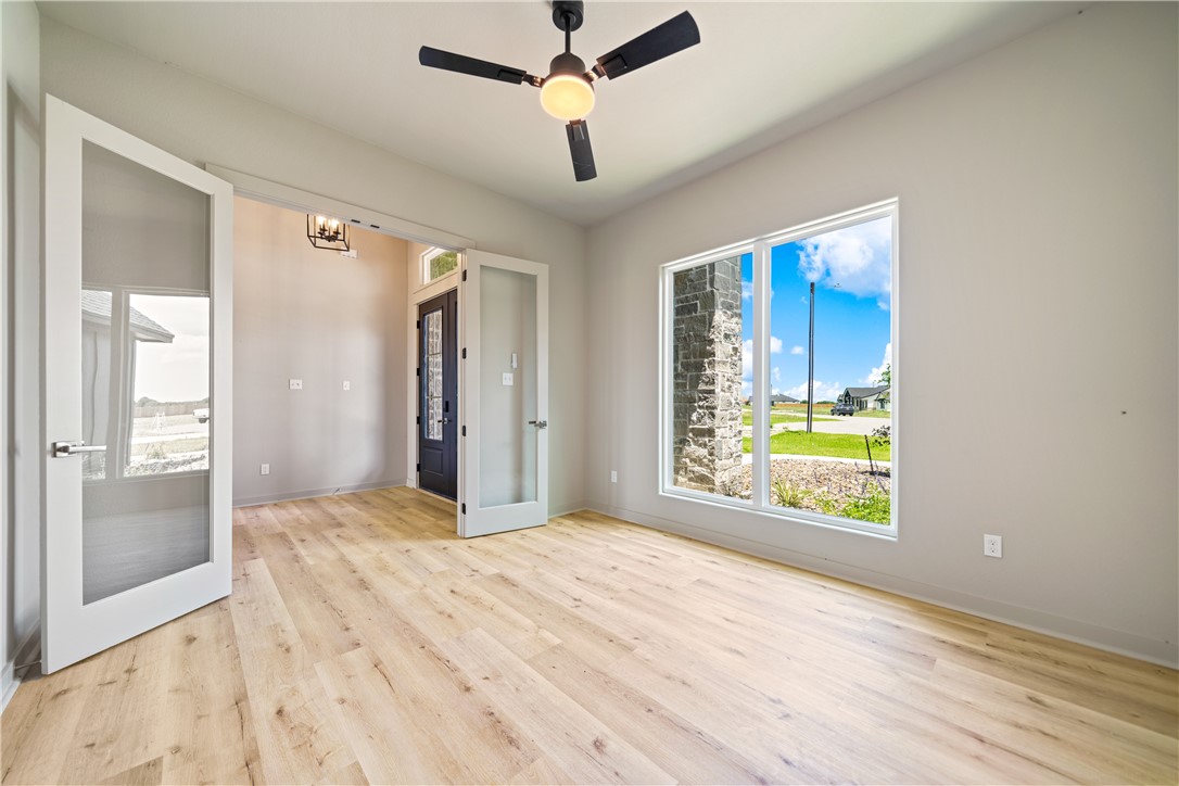 1526 Mariposa Ranch Dr Property Photo 17