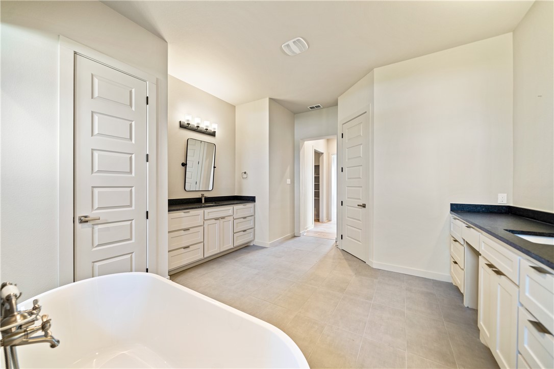 1526 Mariposa Ranch Dr Property Photo 21