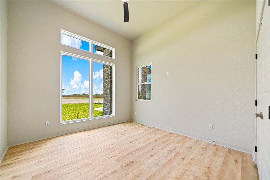 1526 Mariposa Ranch Dr Property Photo 25