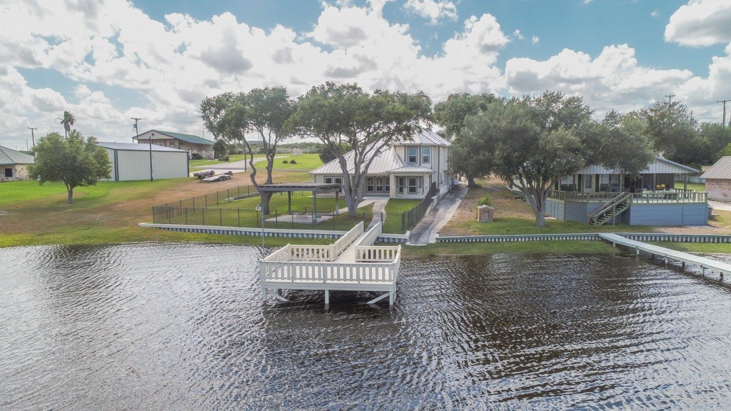 257 Carmel Dr Property Photo 3