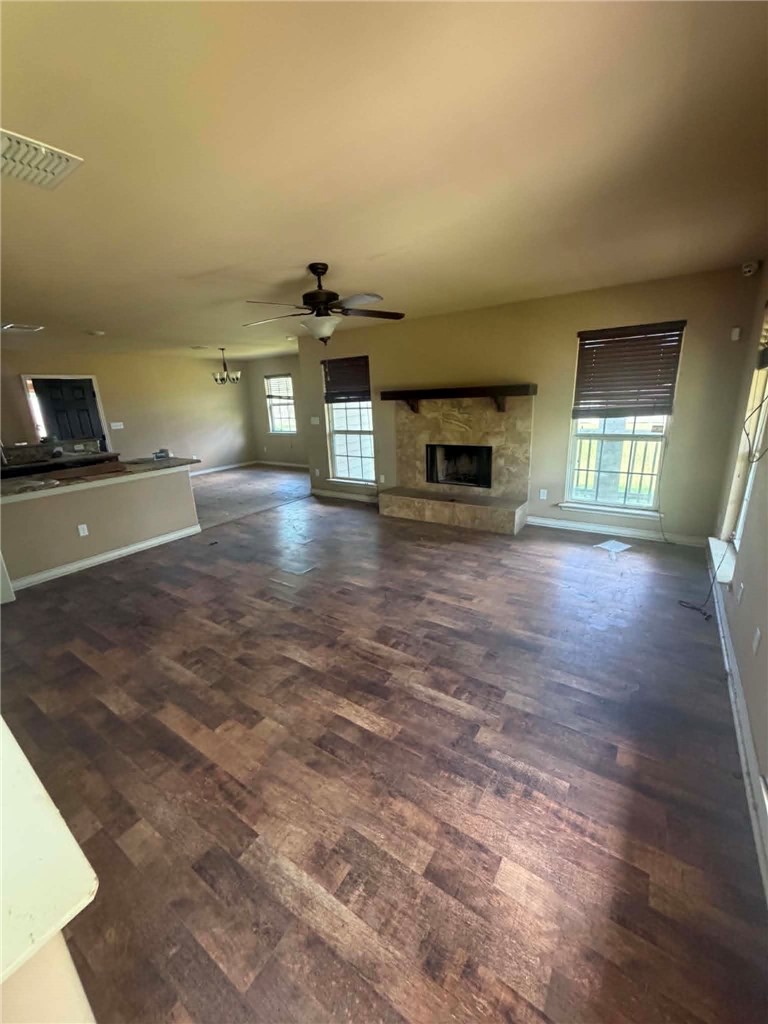 726 N Avenue B Property Photo 5