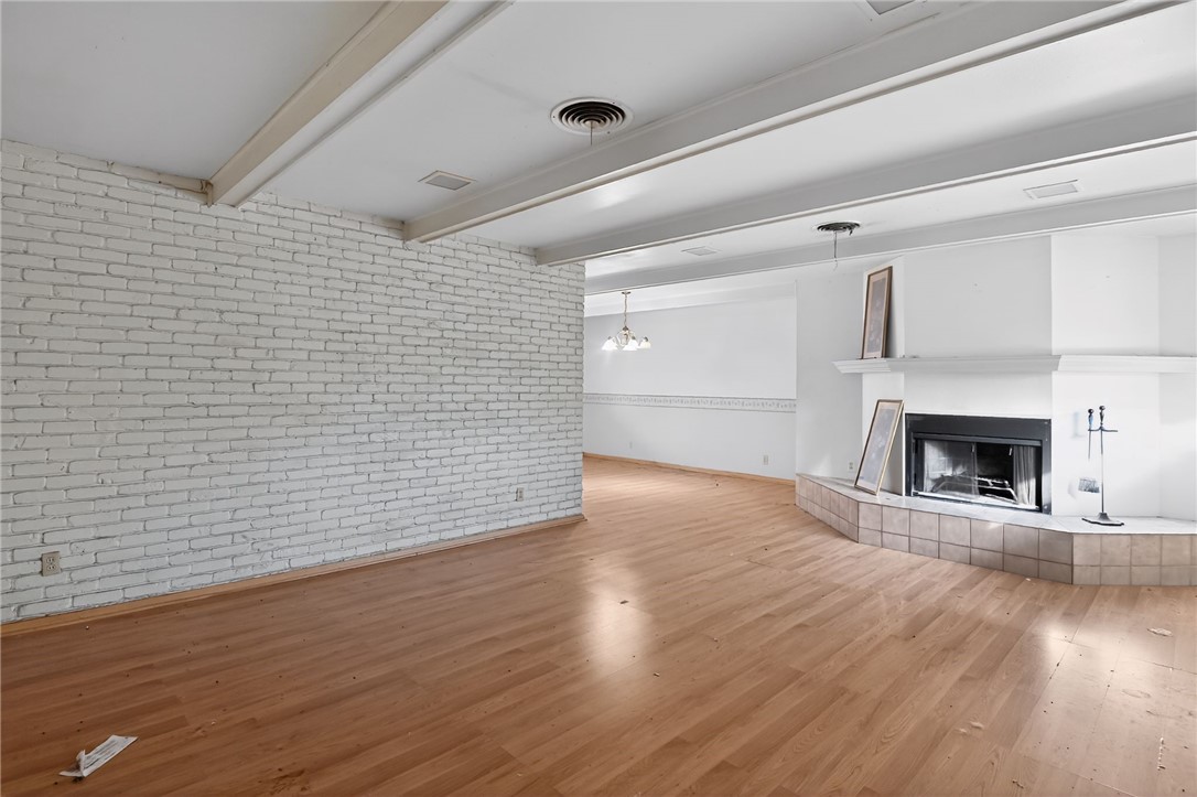 476459 Property Photo 3
