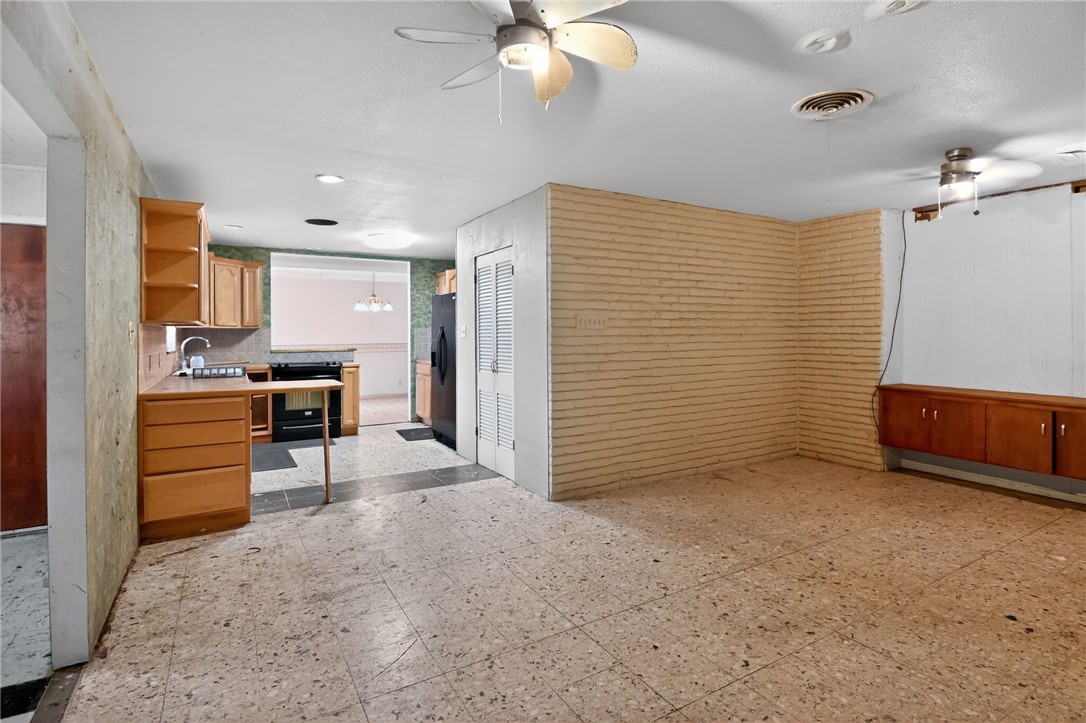 476459 Property Photo 6