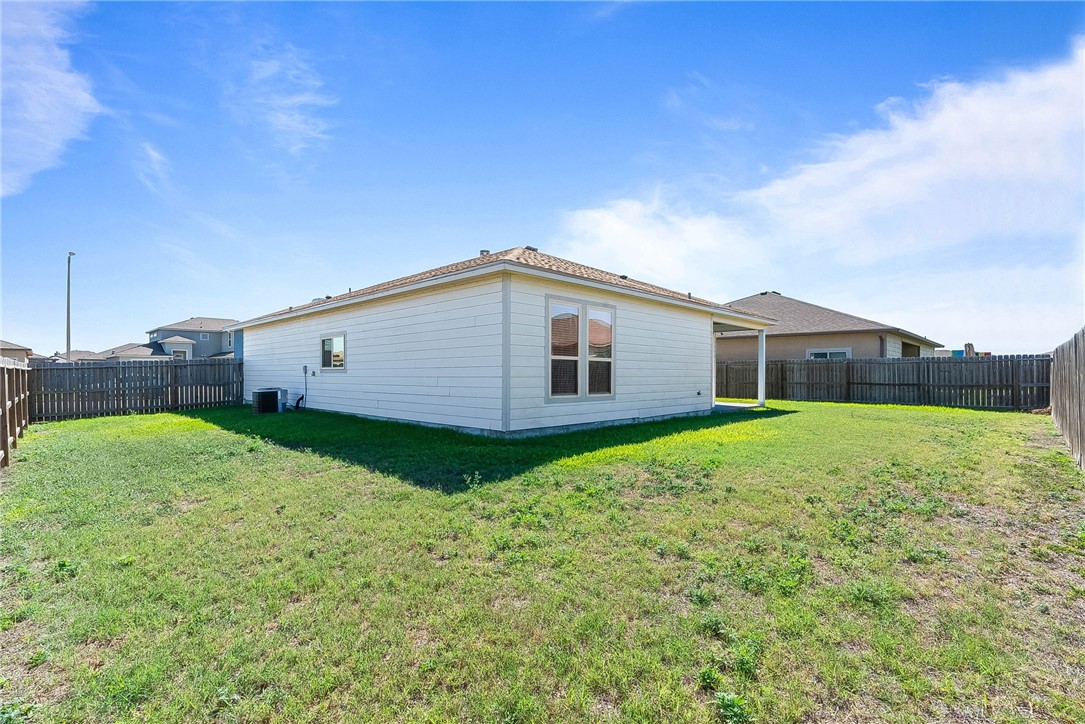 1810 Monterey Bay Dr Property Photo 15