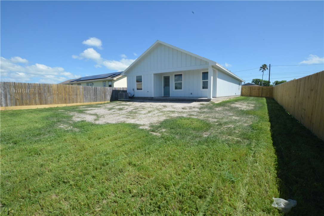 421 Valerie St Property Photo 18
