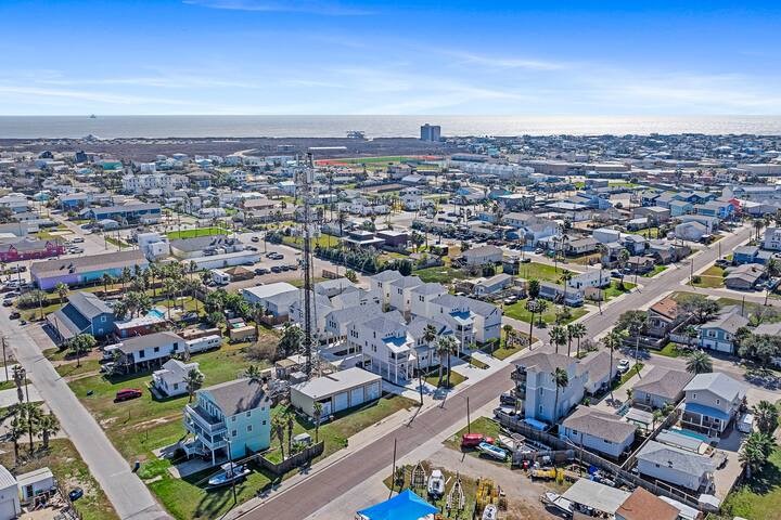 434 Oleander St 11 Property Photo 4