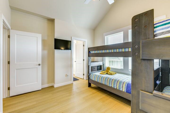 434 Oleander St 11 Property Photo 18