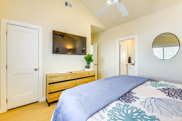 434 Oleander St 11 Property Photo 19
