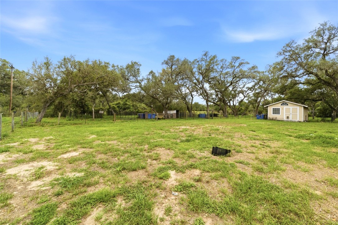 392 Winding Way Dr E Property Photo 14