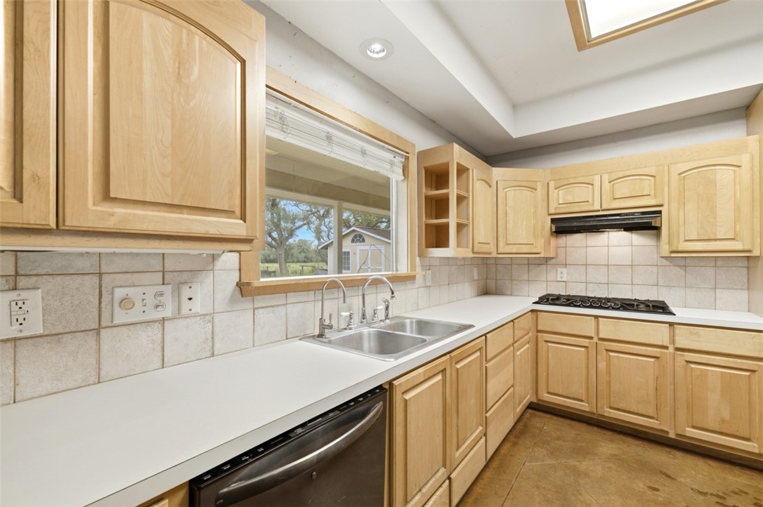 392 Winding Way Dr E Property Photo 17