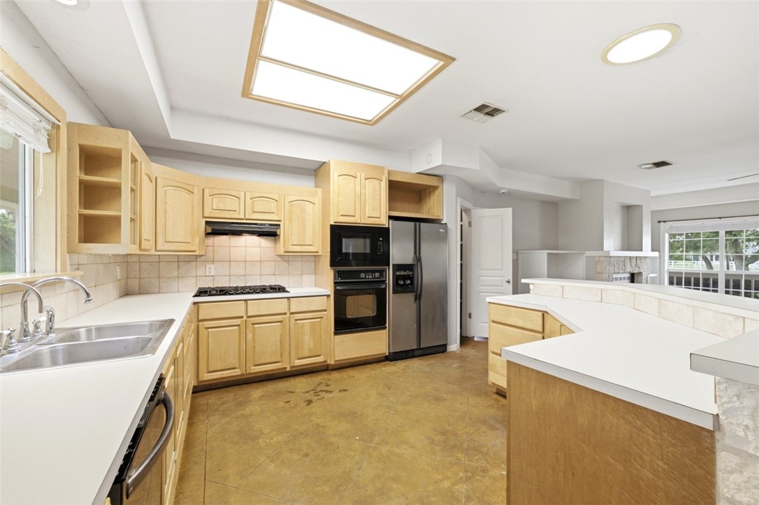 392 Winding Way Dr E Property Photo 18