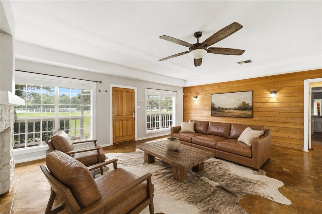 392 Winding Way Dr E Property Photo 28