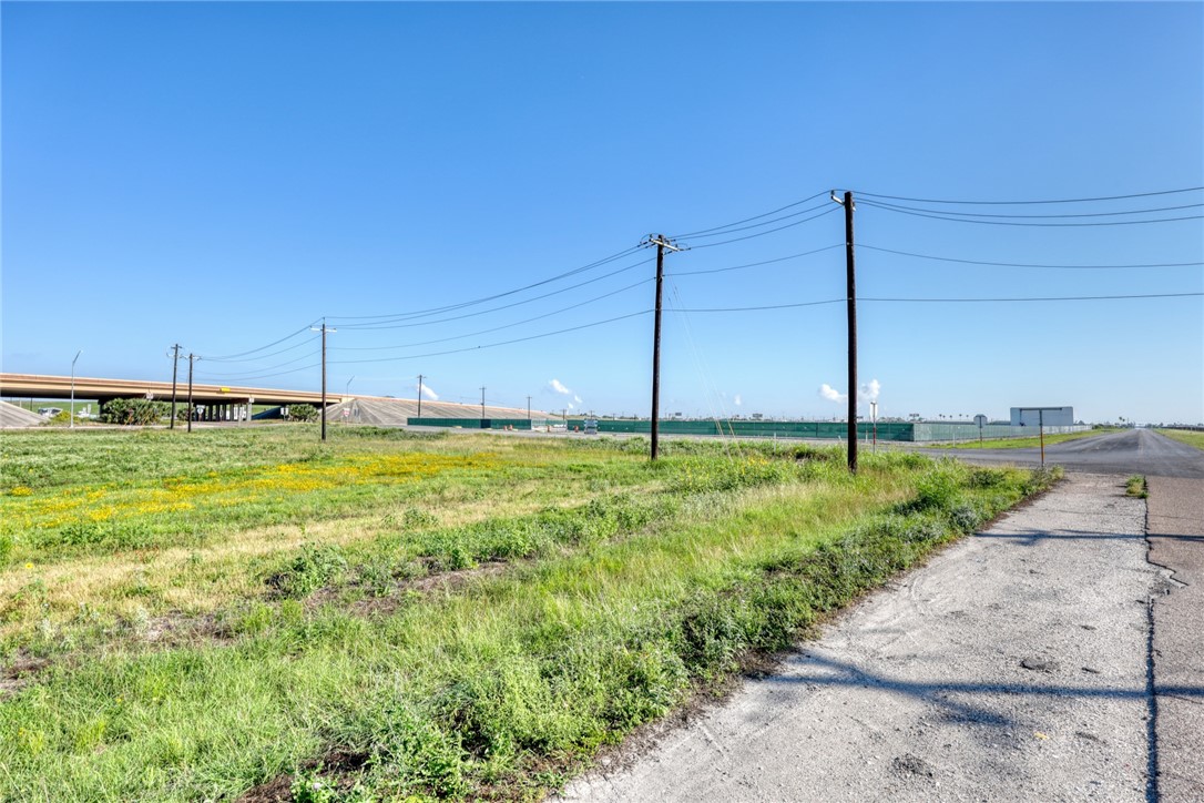0 Crosstown Expy Property Photo 3