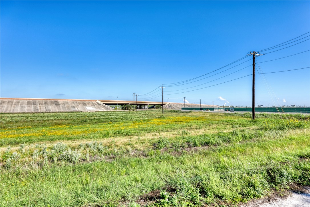 0 Crosstown Expy Property Photo 4