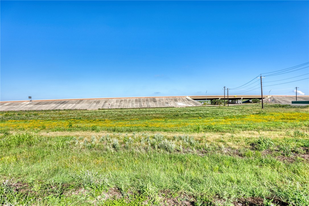0 Crosstown Expy Property Photo 5