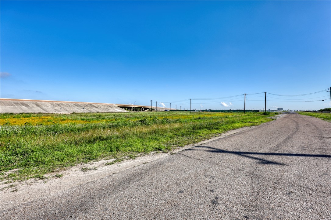 0 Crosstown Expy Property Photo 10