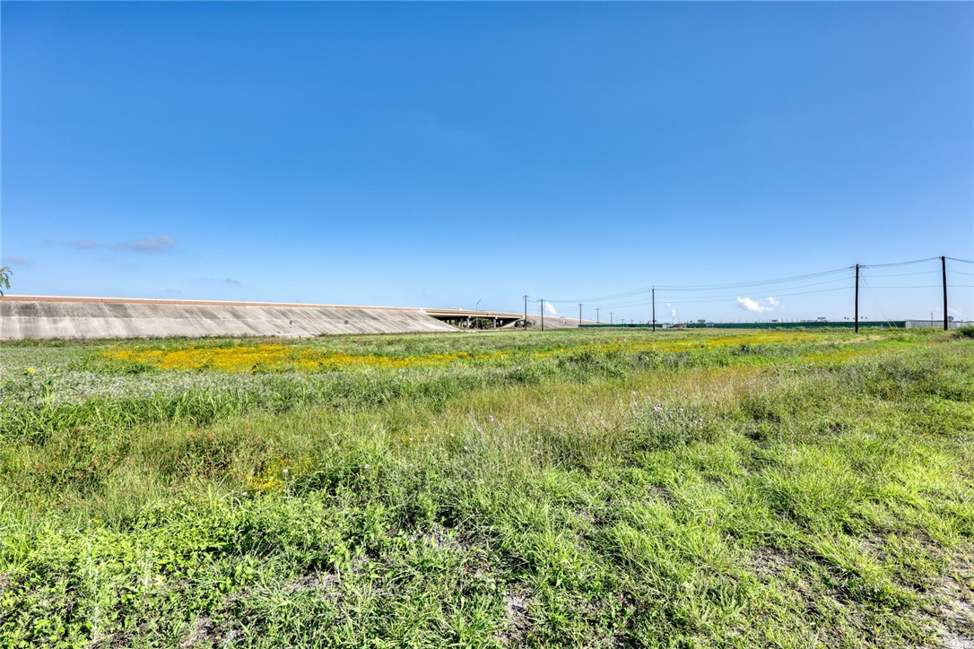 0 Crosstown Expy Property Photo 11
