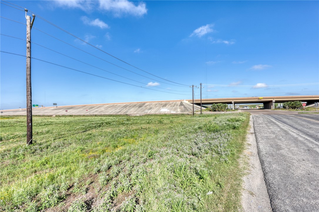 0 Crosstown Expy Property Photo 17
