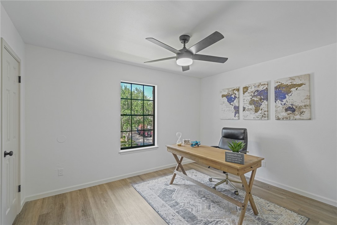 5025 Queens Ct Property Photo 26
