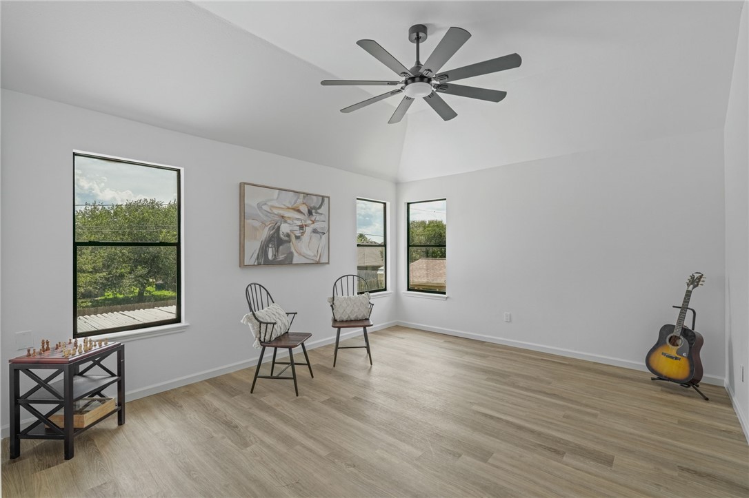 5025 Queens Ct Property Photo 29