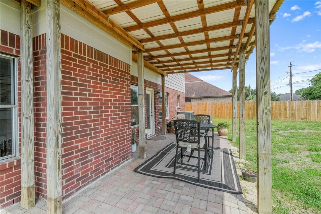 5025 Queens Ct Property Photo 37