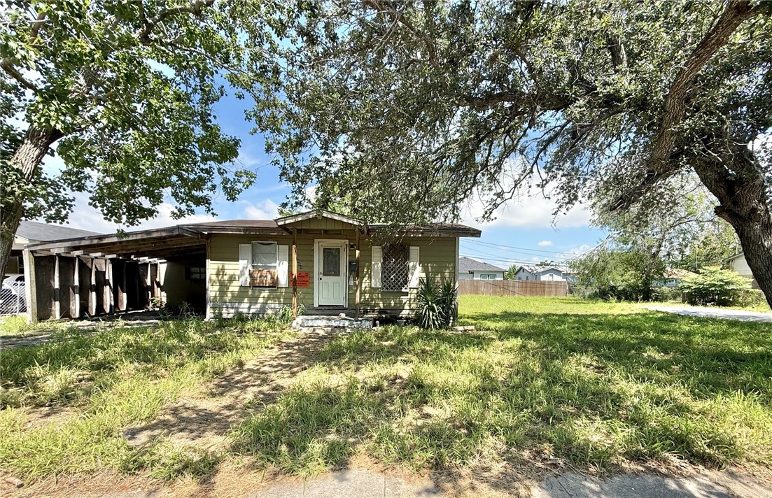 3021 Carver Dr Property Photo 1