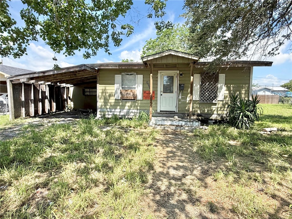 3021 Carver Dr Property Photo 2