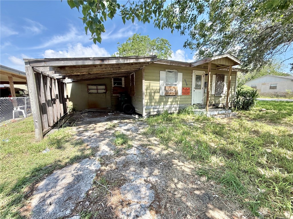 3021 Carver Dr Property Photo 3