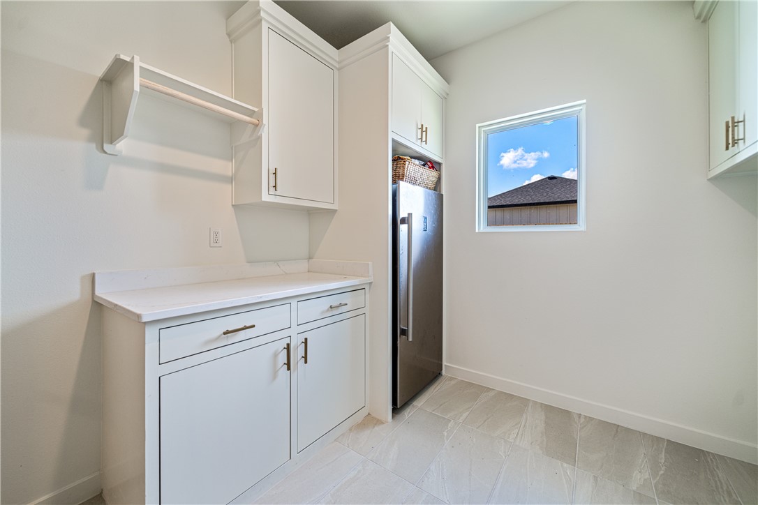 2185 London Ranch Dr Property Photo 24