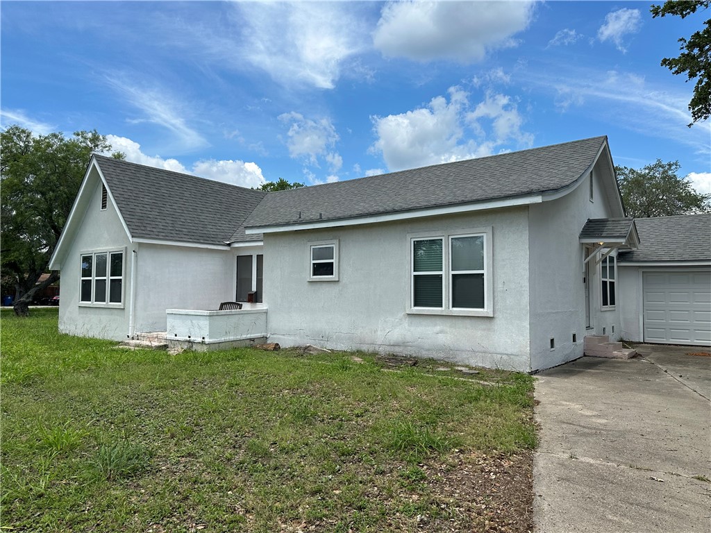 1005 E Fulton St Property Photo 1