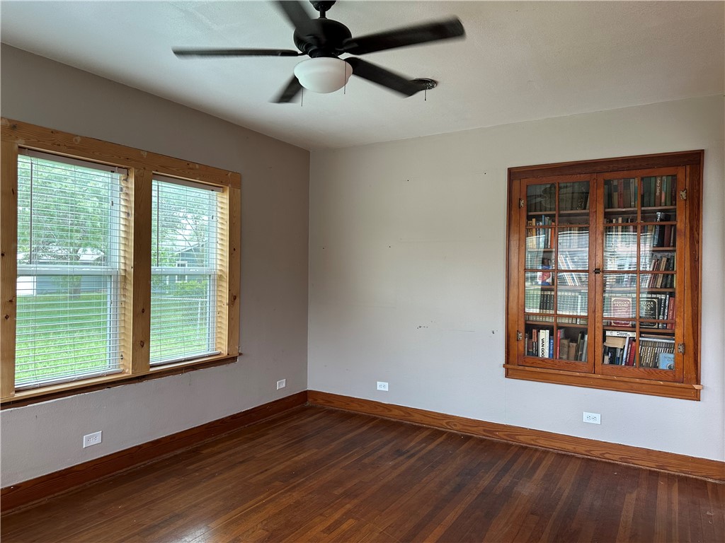 1005 E Fulton St Property Photo 2
