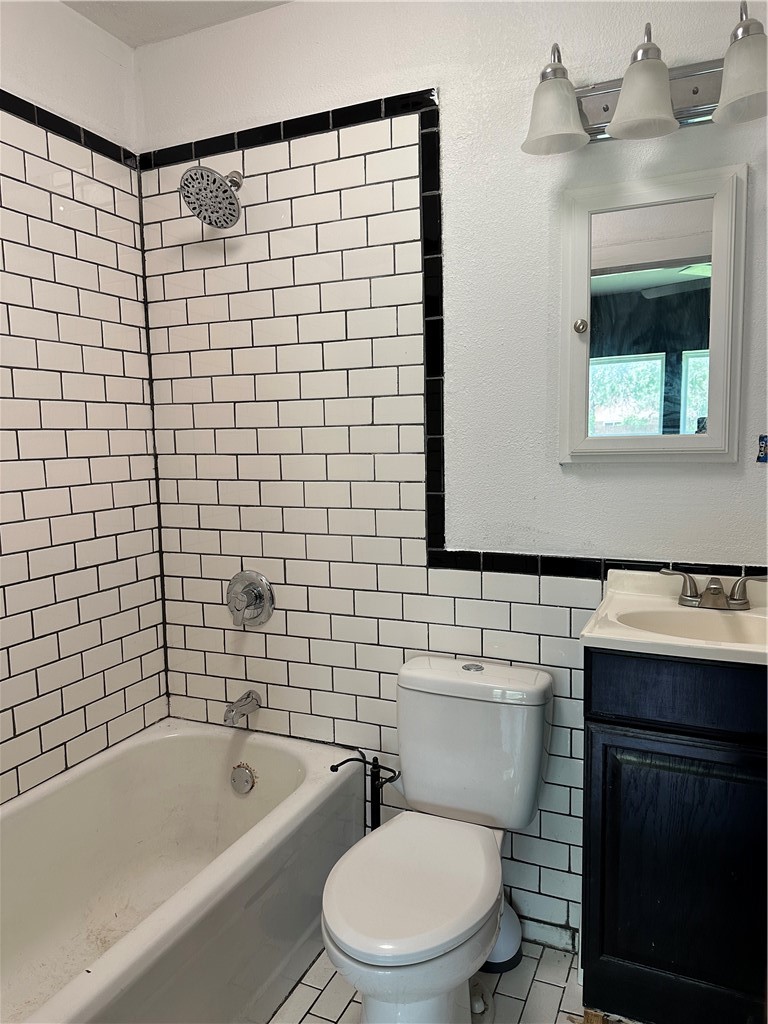 1005 E Fulton St Property Photo 15